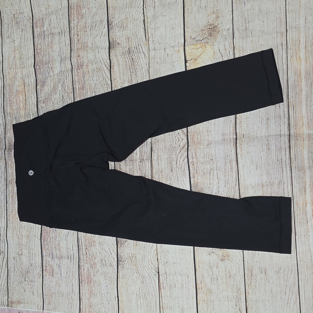 Lululemon Crop Leggings 19" size 4 - Picture 5 of 7